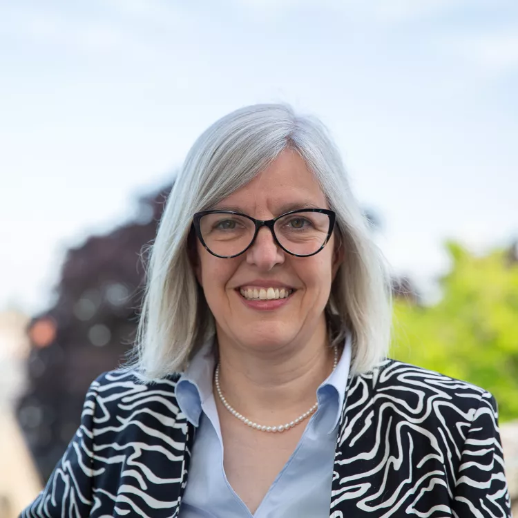Christl Donnelly